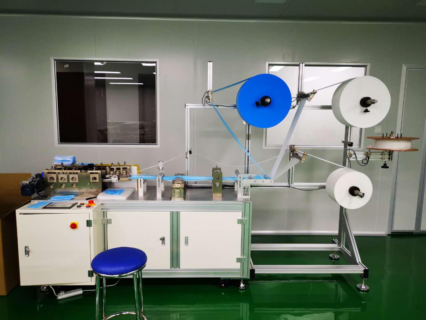 一次性平面口罩打片机