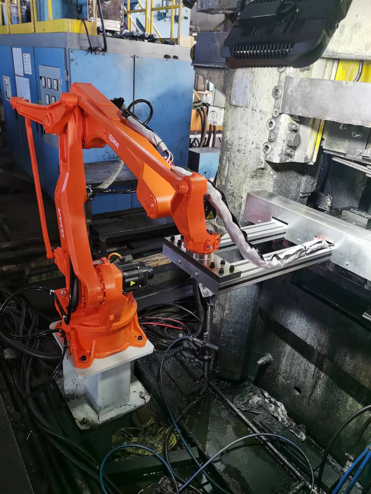 热模锻机器人上下料